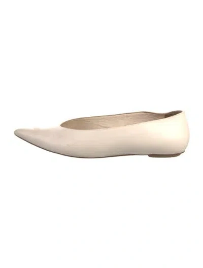 Pre-owned Stuart Weitzman Leather Ballet Flats In Neutral