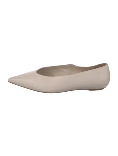 Pre-owned Stuart Weitzman Leather Ballet Flats In Neutral