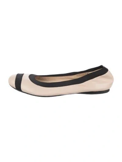 Pre-owned Stuart Weitzman Leather Ballet Flats In Neutrals