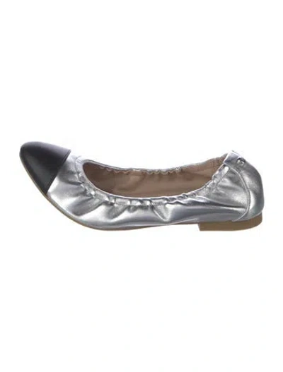 Pre-owned Stuart Weitzman Leather Ballet Flats In Silver