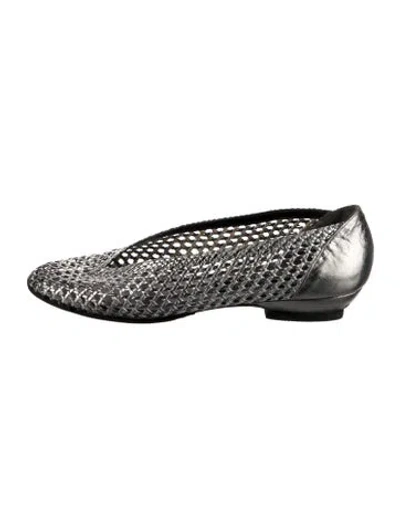 Pre-owned Stuart Weitzman Leather Ballet Flats In Silver
