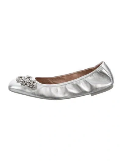 Pre-owned Stuart Weitzman Leather Ballet Flats In White
