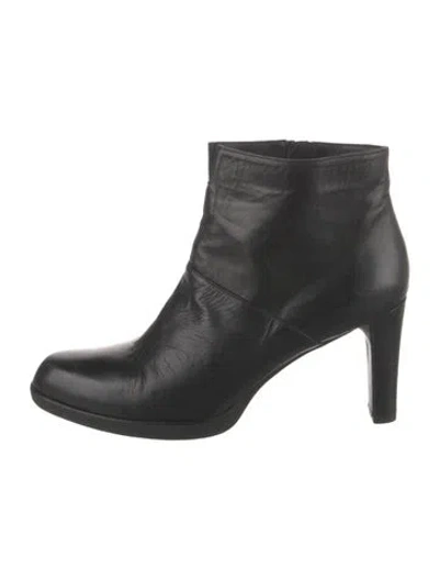 Pre-owned Stuart Weitzman Leather Boots In Black