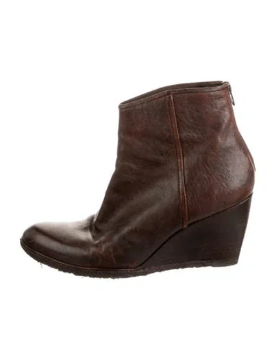 Pre-owned Stuart Weitzman Leather Boots In Black