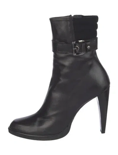 Pre-owned Stuart Weitzman Leather Boots In Black