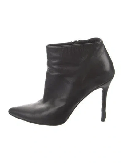 Pre-owned Stuart Weitzman Leather Boots In Black