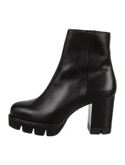 Pre-owned Stuart Weitzman Leather Boots In Black