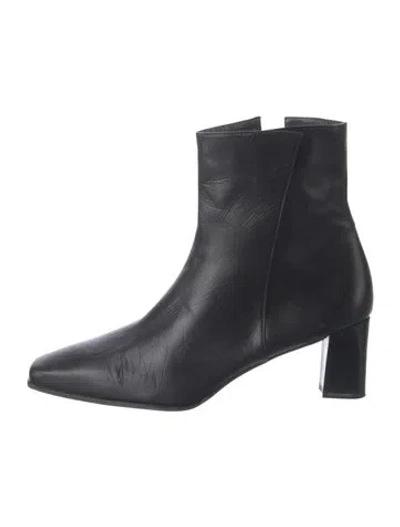 Pre-owned Stuart Weitzman Leather Boots In Black