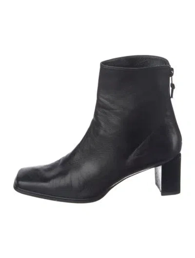 Pre-owned Stuart Weitzman Leather Boots In Black