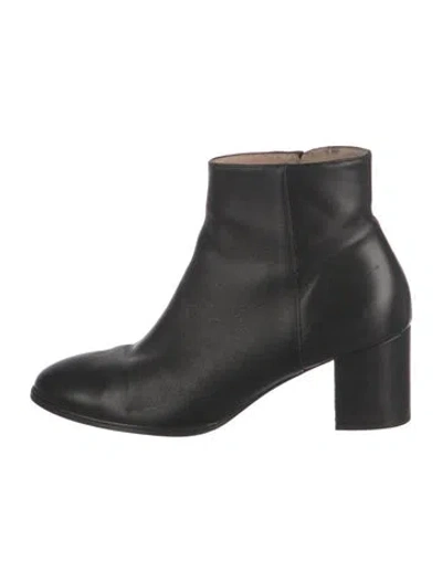 Pre-owned Stuart Weitzman Leather Boots In Black
