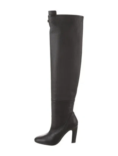 Pre-owned Stuart Weitzman Leather Boots In Black