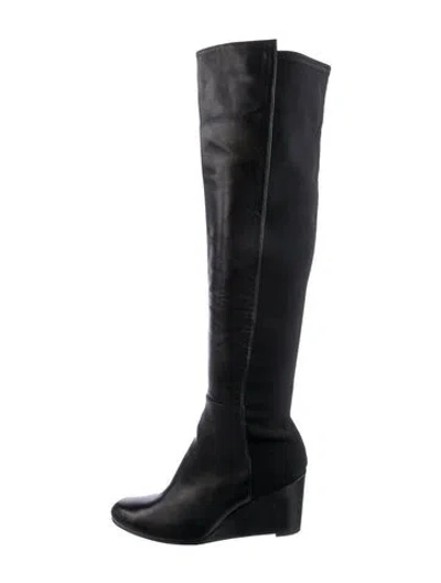 Pre-owned Stuart Weitzman Leather Boots In Black