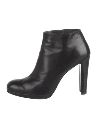 Pre-owned Stuart Weitzman Leather Boots In Black