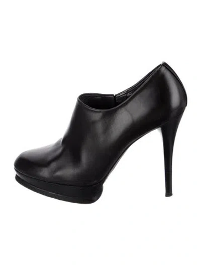 Pre-owned Stuart Weitzman Leather Boots In Black