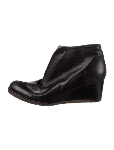 Pre-owned Stuart Weitzman Leather Boots In Black