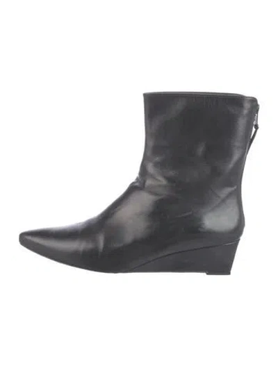 Pre-owned Stuart Weitzman Leather Boots In Black