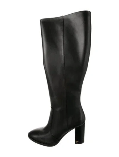 Pre-owned Stuart Weitzman Leather Boots In Black