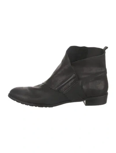 Pre-owned Stuart Weitzman Leather Boots In Black