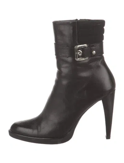 Pre-owned Stuart Weitzman Leather Boots In Black