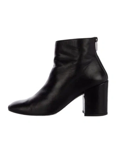 Pre-owned Stuart Weitzman Leather Boots In Black