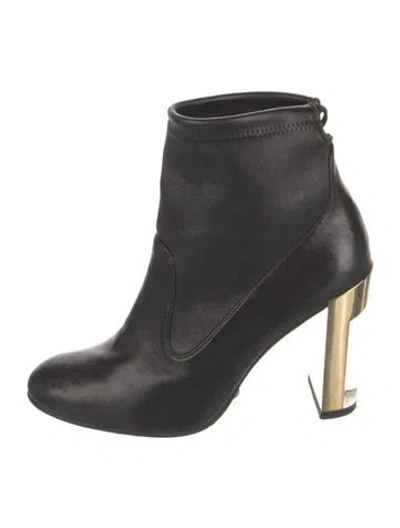 Pre-owned Stuart Weitzman Leather Boots In Black