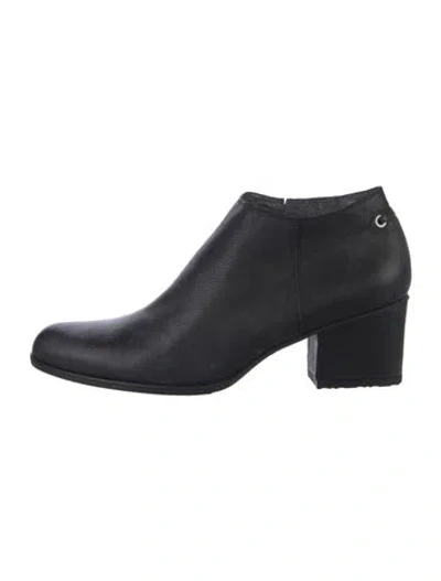 Pre-owned Stuart Weitzman Leather Boots In Black