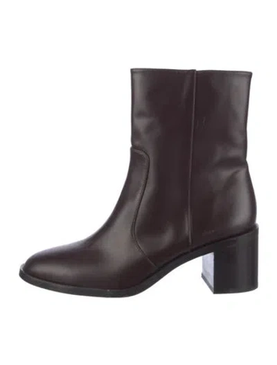 Pre-owned Stuart Weitzman Leather Boots In Black