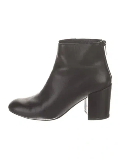 Pre-owned Stuart Weitzman Leather Boots In Black