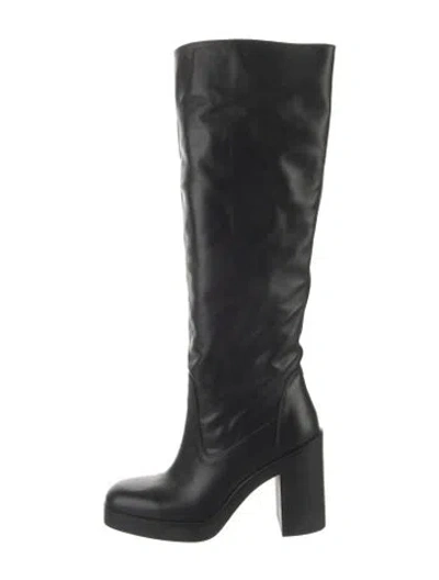 Pre-owned Stuart Weitzman Leather Boots In Black