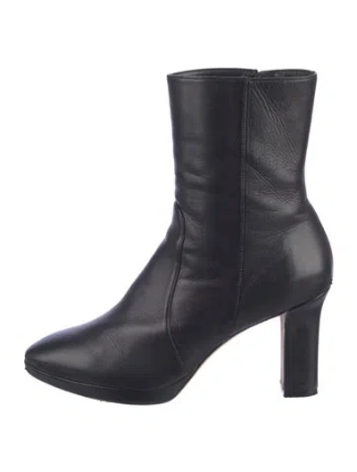 Pre-owned Stuart Weitzman Leather Boots In Black