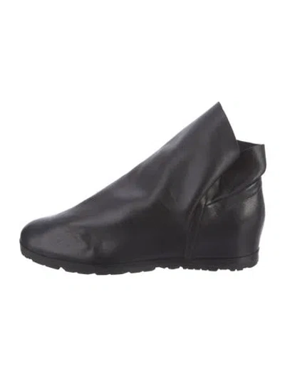 Pre-owned Stuart Weitzman Leather Boots In Black