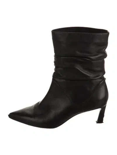 Pre-owned Stuart Weitzman Leather Boots In Black