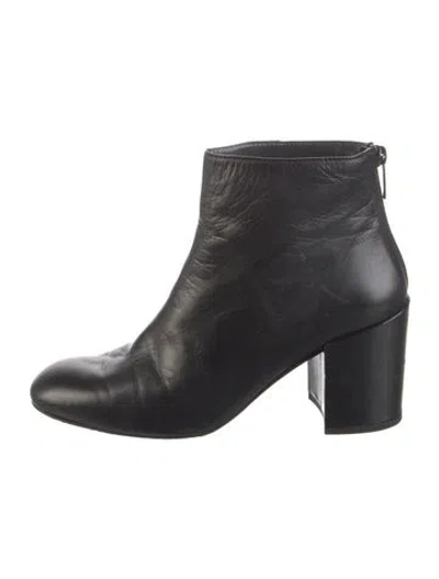 Pre-owned Stuart Weitzman Leather Boots In Black