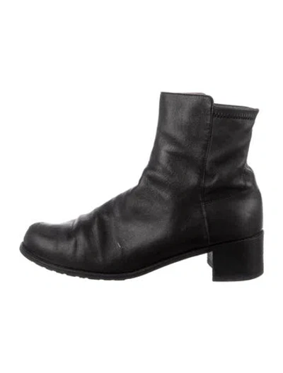 Pre-owned Stuart Weitzman Leather Boots In Black