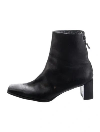 Pre-owned Stuart Weitzman Leather Boots In Black