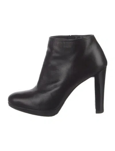 Pre-owned Stuart Weitzman Leather Boots In Black