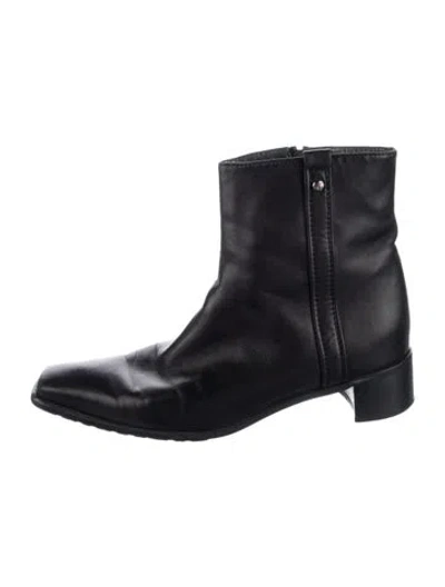 Pre-owned Stuart Weitzman Leather Boots In Black