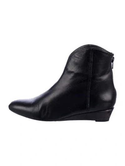 Pre-owned Stuart Weitzman Leather Boots In Black