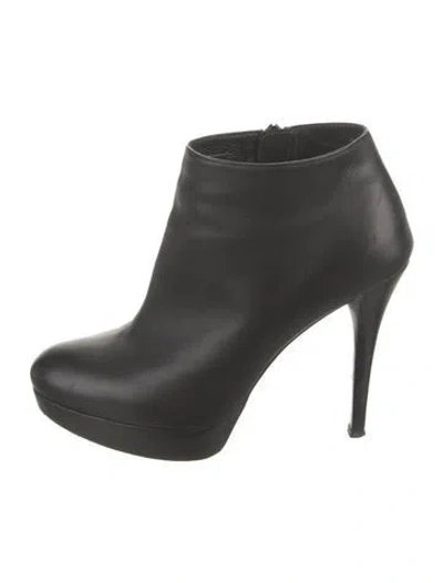 Pre-owned Stuart Weitzman Leather Boots In Black