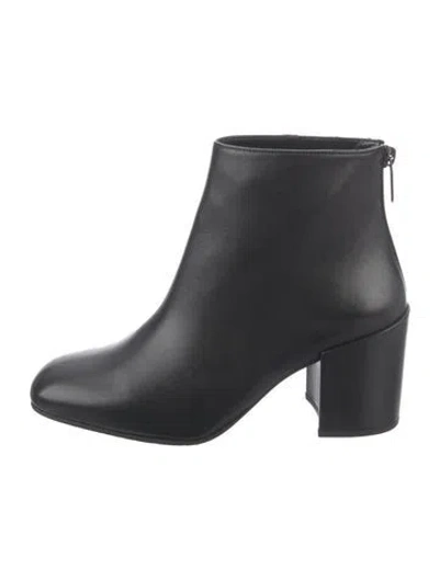 Pre-owned Stuart Weitzman Leather Boots In Black
