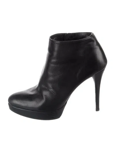 Pre-owned Stuart Weitzman Leather Boots In Black