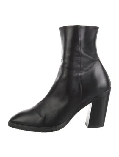 Pre-owned Stuart Weitzman Leather Boots In Black