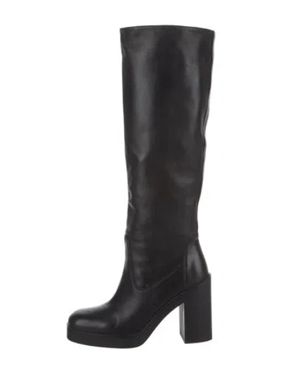 Pre-owned Stuart Weitzman Leather Boots In Black