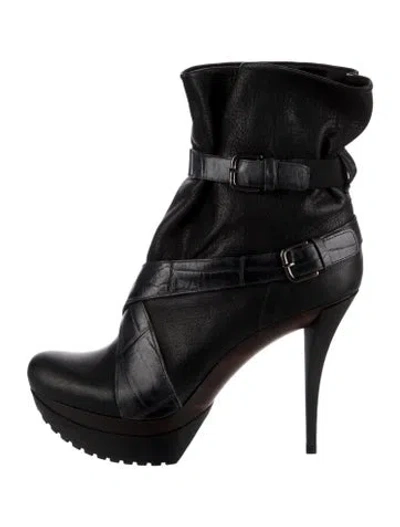Pre-owned Stuart Weitzman Leather Boots In Black