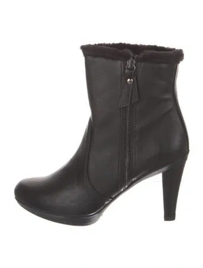 Pre-owned Stuart Weitzman Leather Boots In Brown