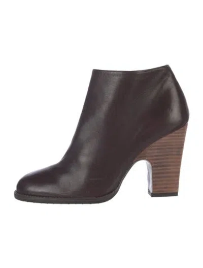 Pre-owned Stuart Weitzman Leather Boots In Brown