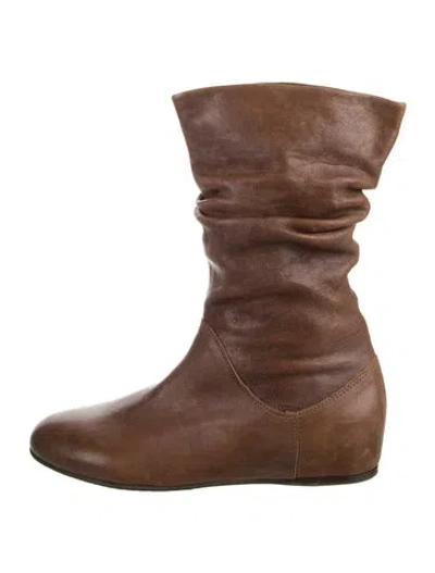 Pre-owned Stuart Weitzman Leather Boots In Brown