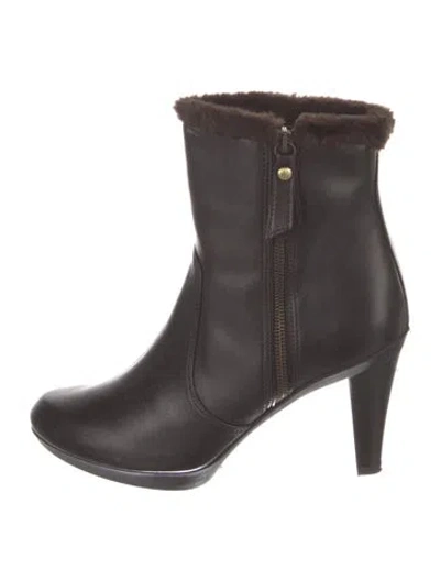 Pre-owned Stuart Weitzman Leather Boots In Brown