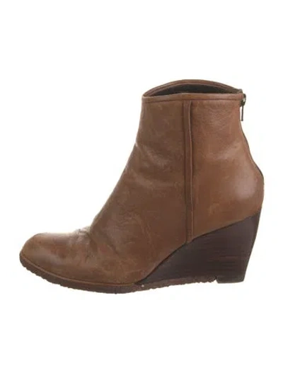 Pre-owned Stuart Weitzman Leather Boots In Brown
