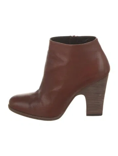 Pre-owned Stuart Weitzman Leather Boots In Brown